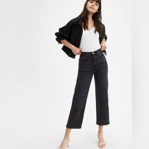 Levi’s Ribcage Straight Ankle Women’s Jean in Feelin’ Cagey Black, 27W, 27L NWOT